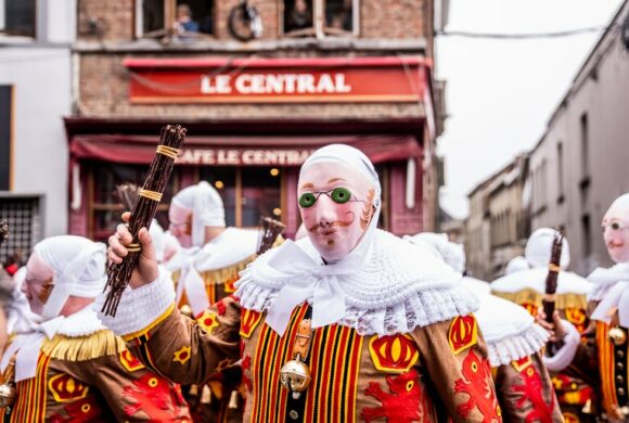 2024 LE GOBELET JETABLE MIS EN BIERE dans les carnavals wallons